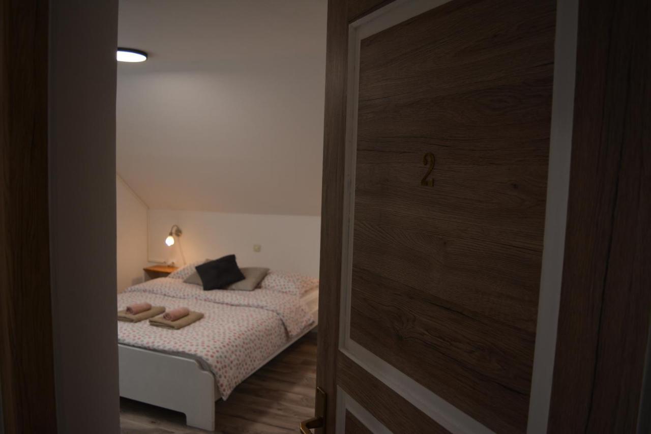 Rooms Lucijana Jezerce Esterno foto