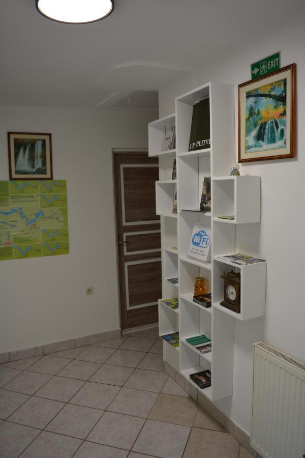 Rooms Lucijana Jezerce Esterno foto